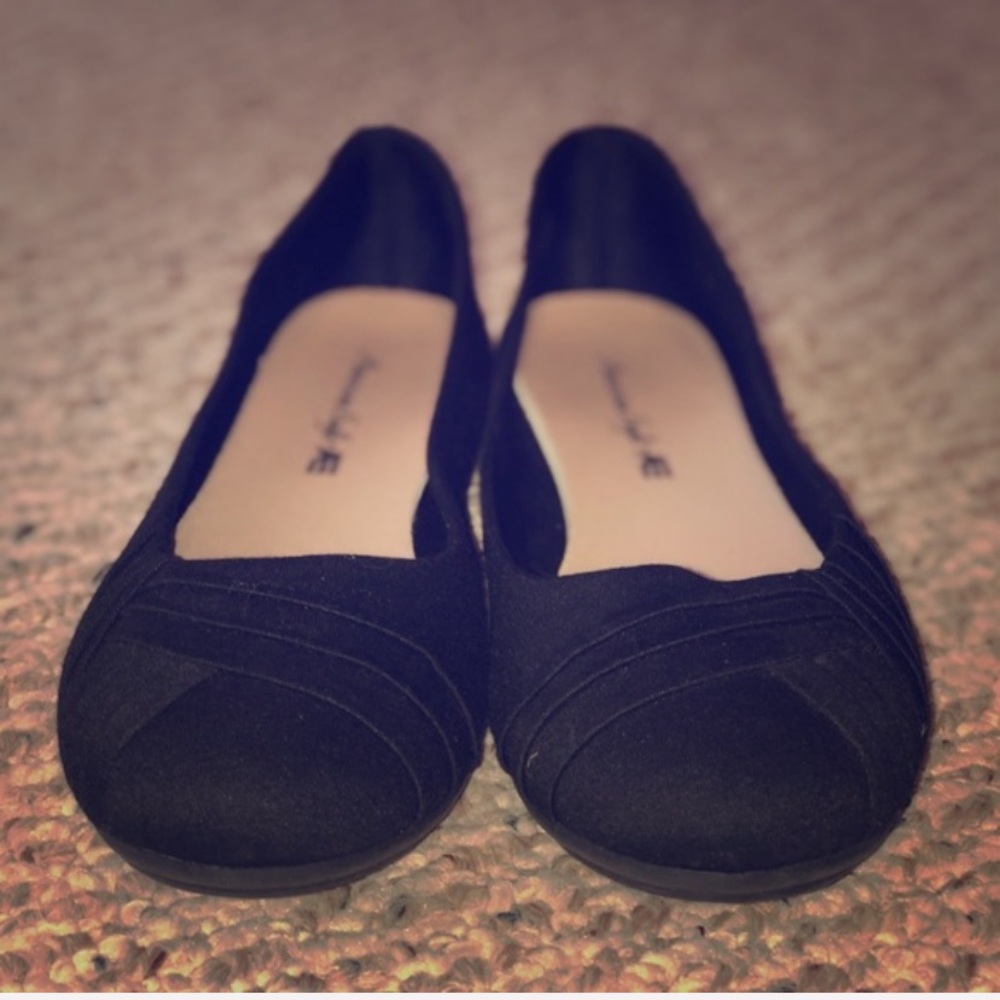 American Eagle black dress flats size 8